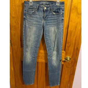 American Eagle women’s jeans